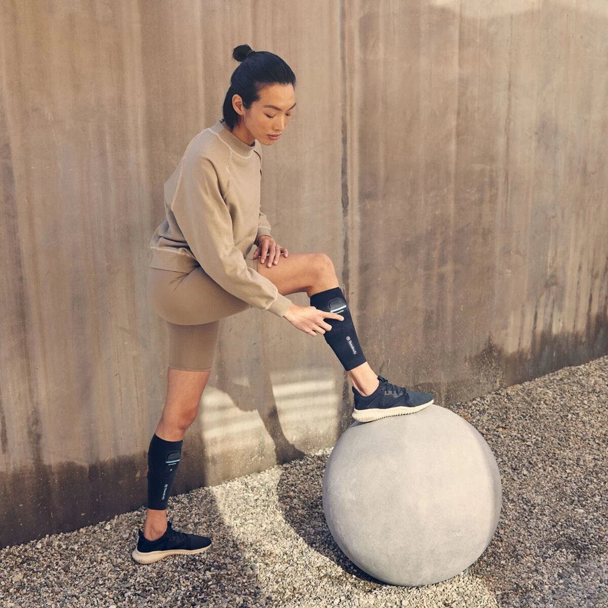 Therabody RecoveryPulse Calf 3 Therabody RecoveryPulse Calf - Image 3