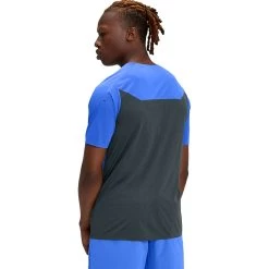 On Running Performance T-Shirt - Men's -Outdoor Sports Shop COBBLA D1