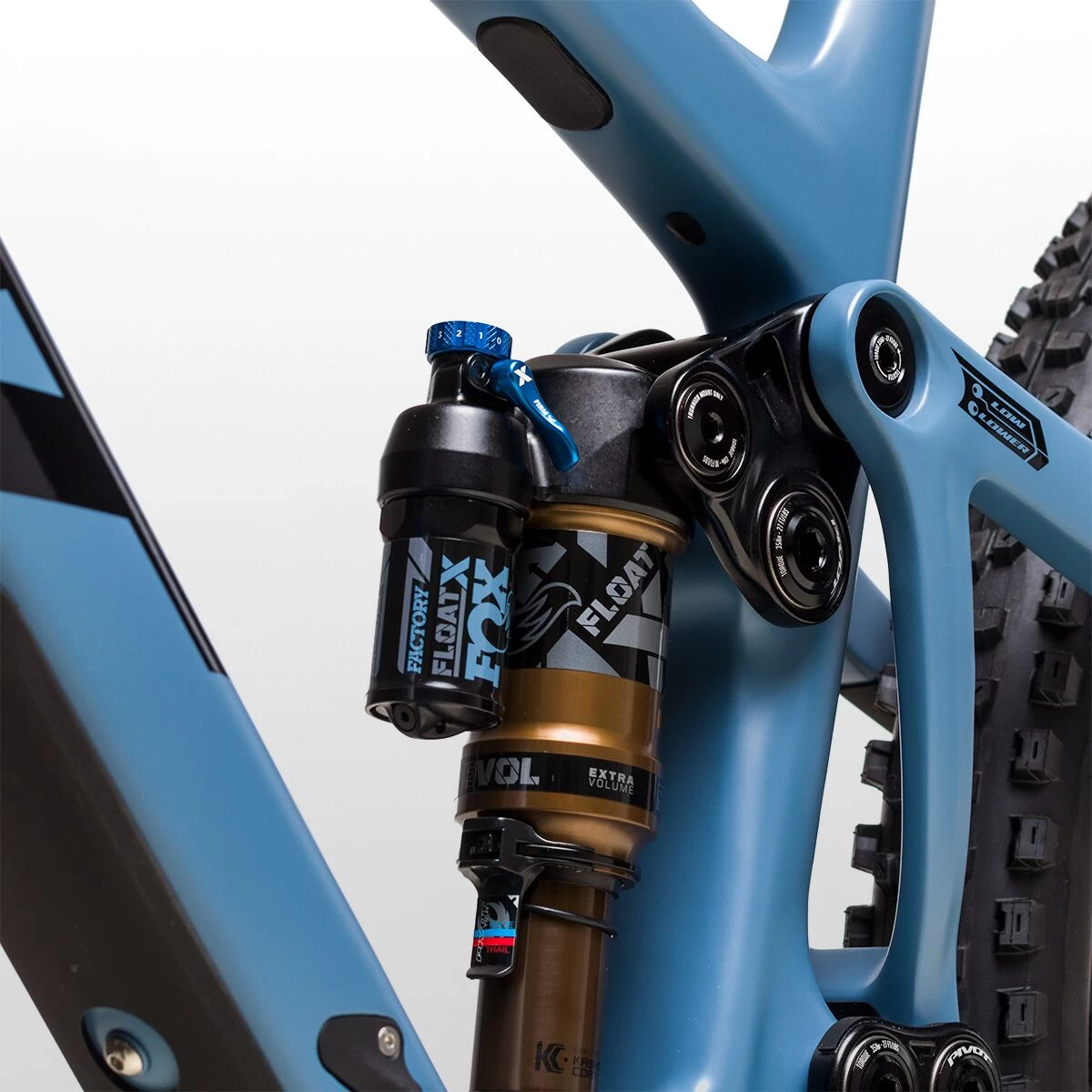 Pivot Trail 429 Pro XT/XTR Enduro Carbon Wheel Mountain Bike 8 Pivot Trail 429 Pro XT/XTR Enduro Carbon Wheel Mountain Bike - Image 8