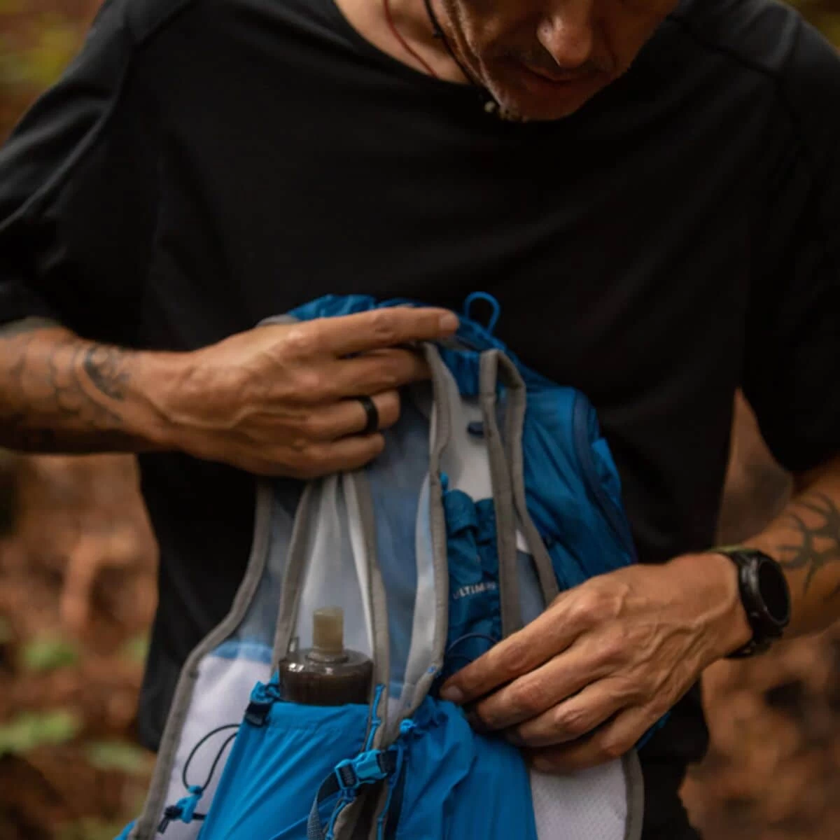 Ultimate Direction Race 6.0 Hydration Vest 5 Ultimate Direction Race 6.0 Hydration Vest - Image 5