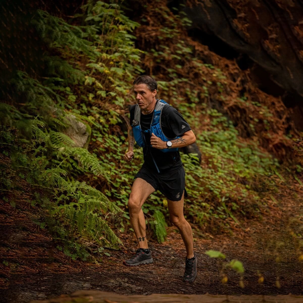 Ultimate Direction Race 6.0 Hydration Vest 1 Ultimate Direction Race 6.0 Hydration Vest